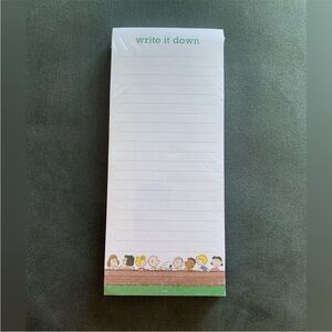 ✨ NWT Peanuts 100 Sheet Writing Pad ✨